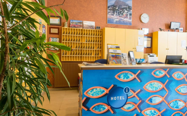 Hotel & Diving les Illes