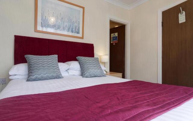 Stoneleigh Hotel