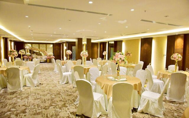 grand silverton hotel