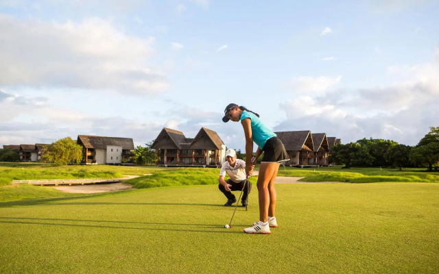 Sheraton New Caledonia Deva Spa & Golf Resort