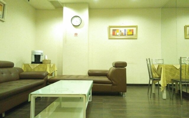 H Hotel