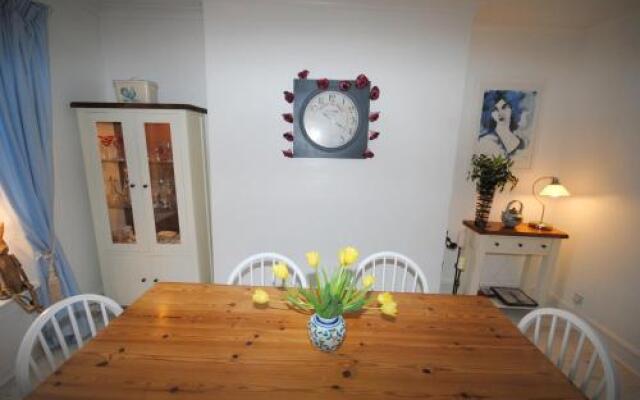 Number Seven Falmouth Bed And Breakfast