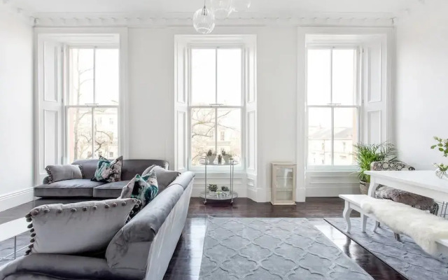 Luxury 4-bedroom Townhouse in Prestigious West End