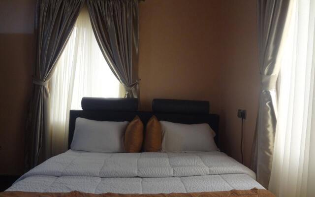 Kings Avenue Apartment