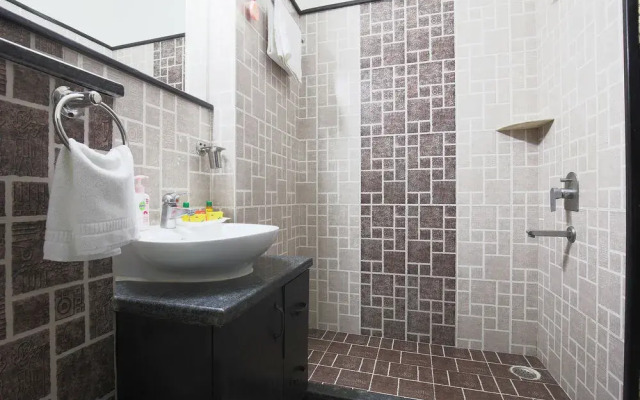 FabHotel Exotica Sector -105 Noida