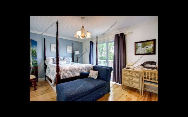 House by the Side of the Road