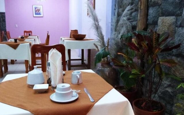 Cantuta Inn