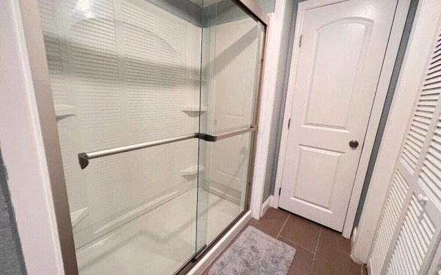 Comfortable Room Rentals Outlets & Kingsky Academy