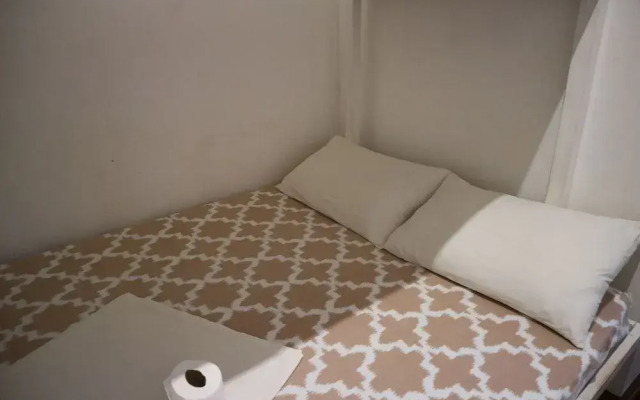 Alexzus Backpackers Travel Lodge