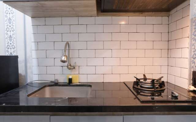 Modern Studio At Apartment Grand Asia Afrika