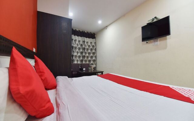 Oyo 28027 Hotel Dhruv