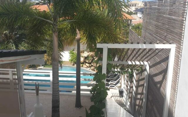 B&B Curacao nv