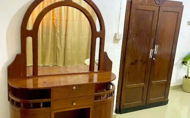 Mystic Manor Stonetown B&B