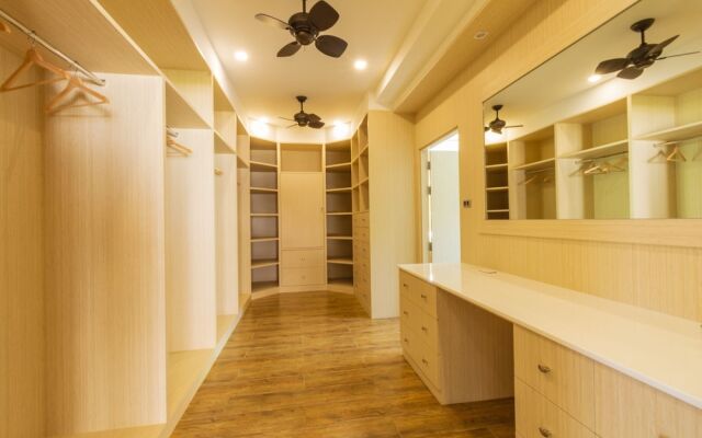 Luxury 5 Bedroom Pool Villa Amrahs