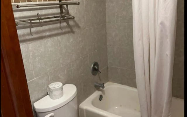 Love Hotels Western Holiday by OYO at Harlan Lake NE