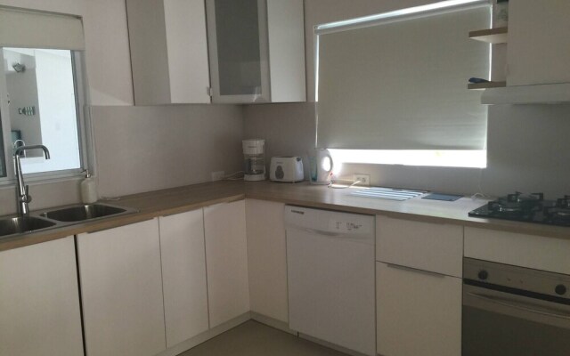 Palm Beach C, Charmingquiet Apt,wifi,beach Close,