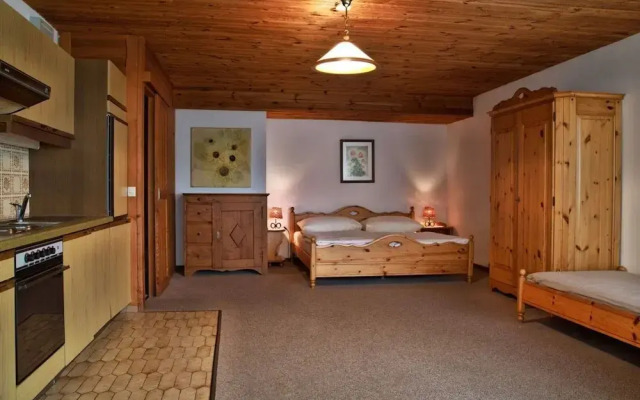 Farmhouse Near Afritzer See & Verditz Trails