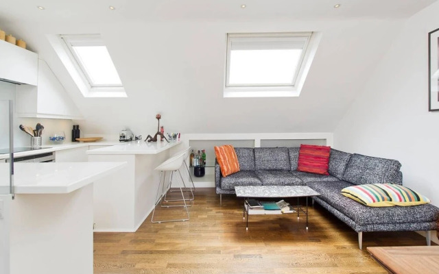 Beautiful 2 Bed W Roof Terrace in Holland Park