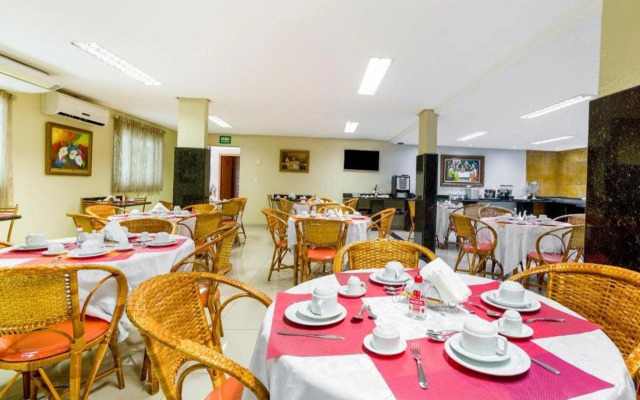 OYO Hotel Via Universitaria, Anapolis