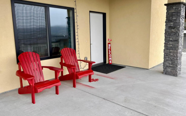 Kelowna new lake view 2bedroom suite close BIG WHITE