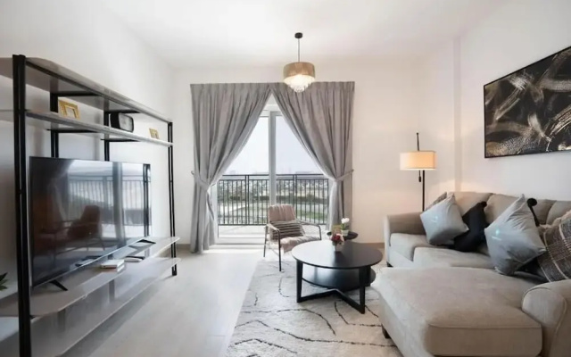 Bloomfields Iconic 1BR Waters Edge