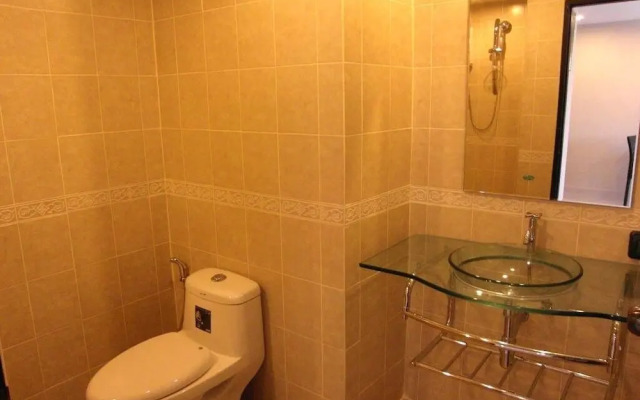 Park Lane Condo F4 R419