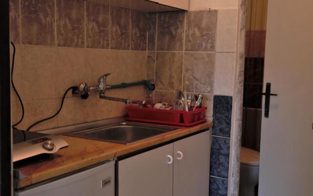 Hostel Belgrade Shungit Dragana Jeftica br 10