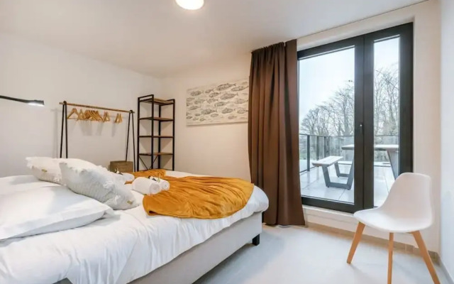 Apartment With two Large Terraces