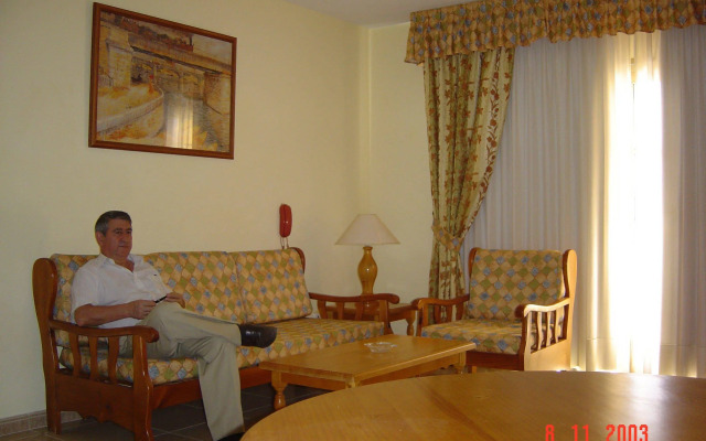 Playaolid Suites & Apartments