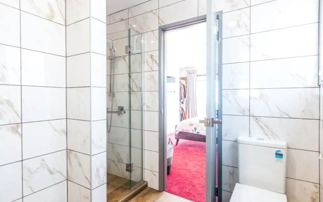 3 Bedroom Village Retreat Home With Sea Views