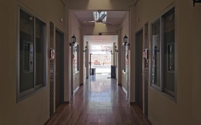 Super OYO Capital O 3905 Graha 100 Guest House Syariah