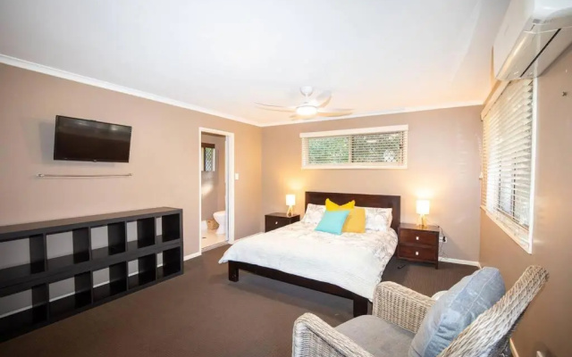 The Pandanus House - Beach styled home - sleeps up to 7 - close to beach — 4-star hotel in Point Lookout