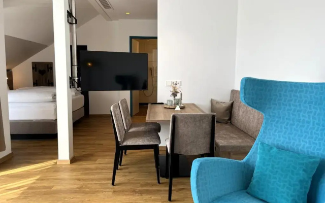 WESTSIDE Hotel Garni