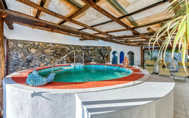 Ravino Secret Retreat