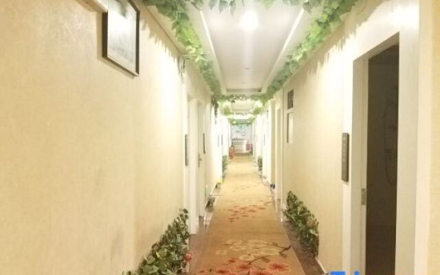 Shenzhen Huashang Hotel (Hongling Subway Station KKmall)