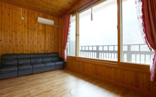 Yeongwol Dongkang Hasoel Pension