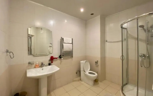 Northern Avenue 2 Bedroom Deluxe Apartment With Balcony HH666