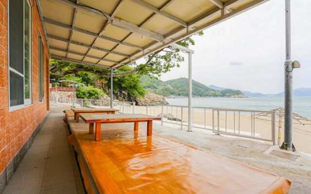 Yeosu Mosageum Pension