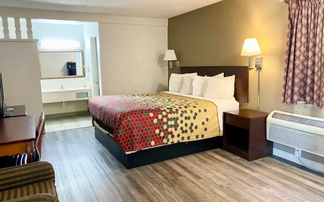 Super 8 by Wyndham Albuquerque Downtown