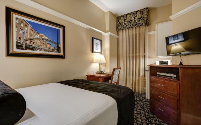 Gaslamp Plaza Suites