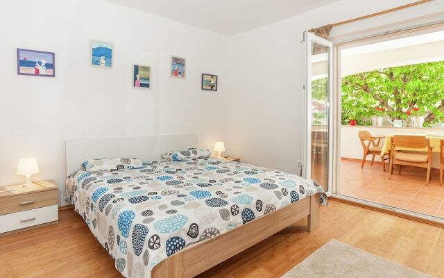 Cozy Coastal Retreat in Zadar