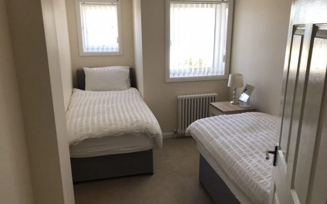 Beautiful 3-bed Apartment in Gourock