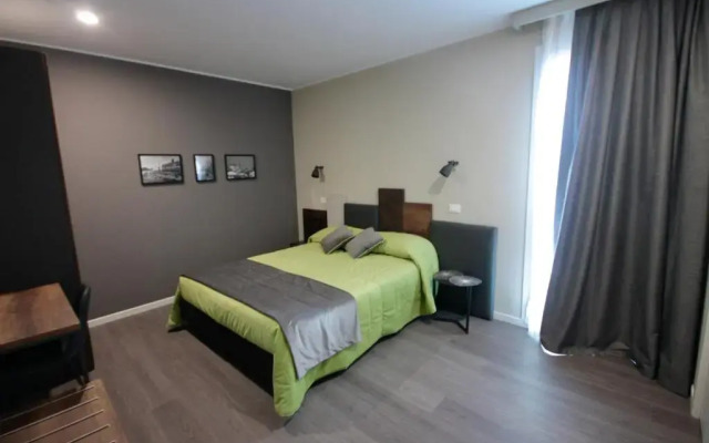 Pove 2.4 Hotel