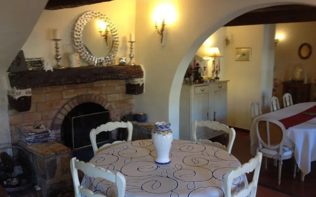 B&B With Charm - Quiet With Kitchen & sw Pool
