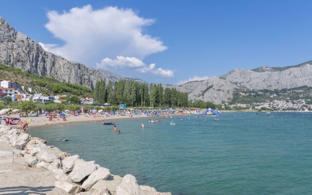 Apartments and Rooms Perica