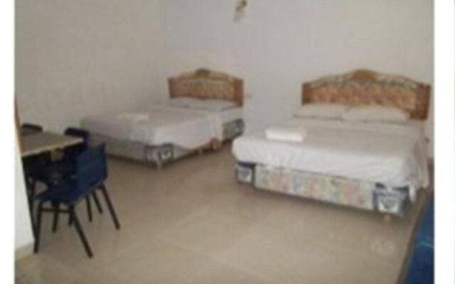 OYO 90494 Sam Huat Hotel