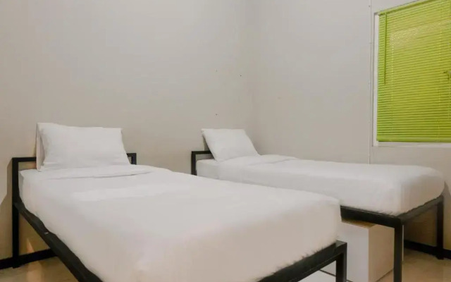 Gerbera House - Kos Putri by OYO Rooms