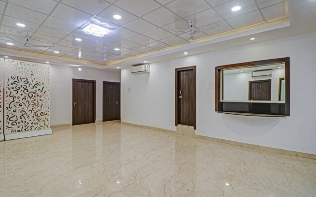 OYO 77788 Townhouse 405 Mall Road