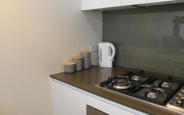 Exquisite Family Home +Parking, Close to CBD
