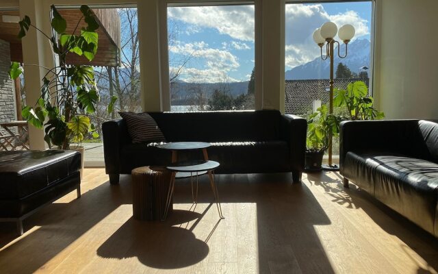 Luxury Apartment -Exclusive Neighborhood